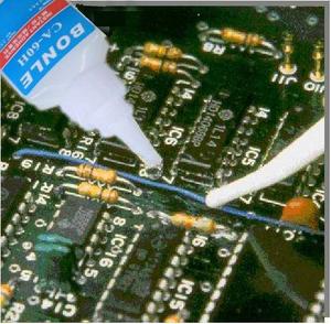 PCB牢靠胶水.jpg